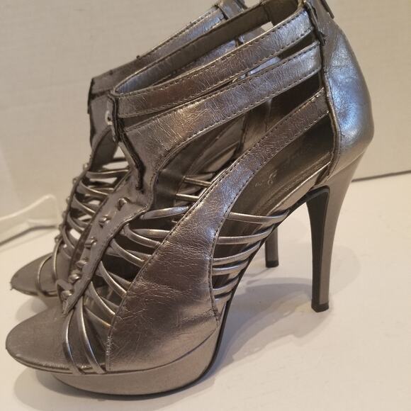 Qupid Sexy Grey Platform Heels Zipper Back Comfortable Lightweight Women Sz 4.5 - Picture 4 of 5